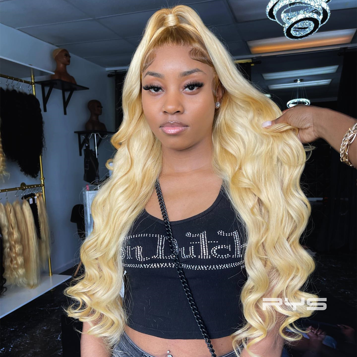 10″ – 40″ #4/613 Ombre Color Body Wave Human Hair Lace Front Wig
